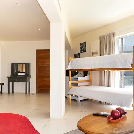 305 Guest House-3